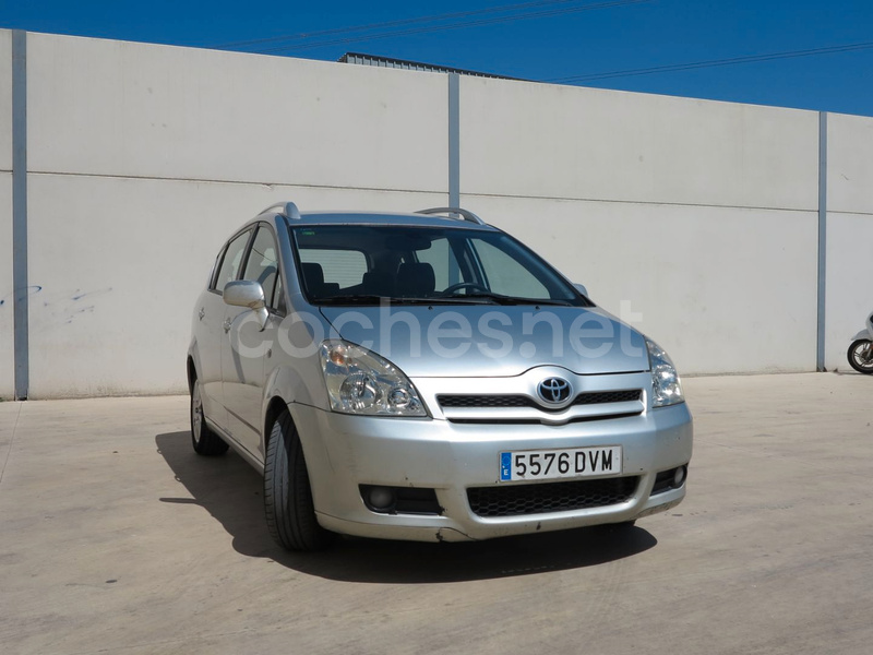 TOYOTA Corolla Verso 2.2 D4D Luna