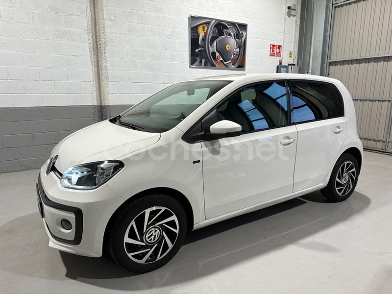 VOLKSWAGEN up! High up 1.0