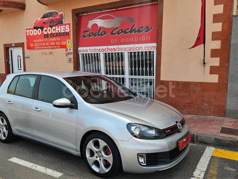 VOLKSWAGEN Golf 2.0 TSI GTI