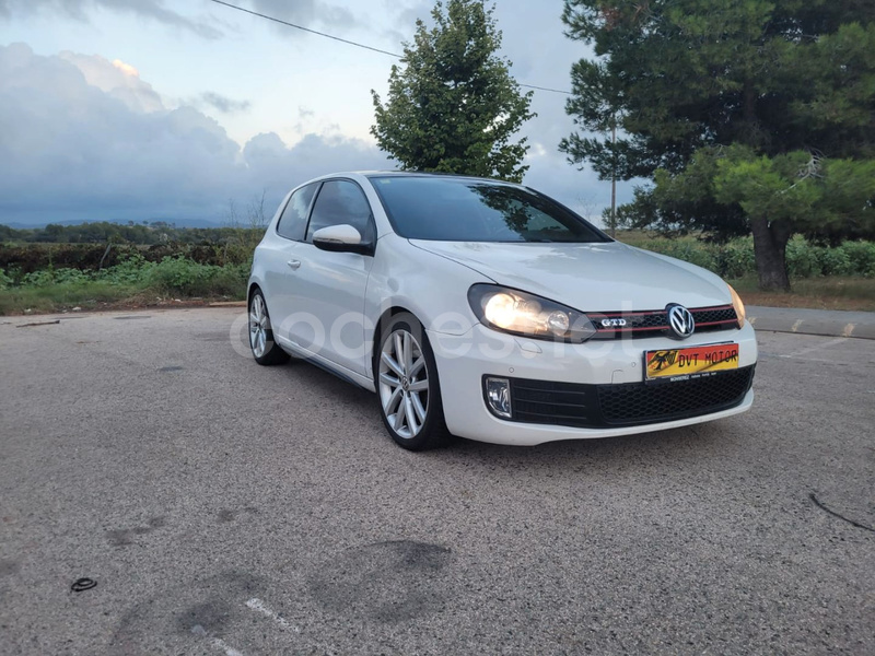 VOLKSWAGEN Golf 2.0 TDI DSG 6 vel GTD