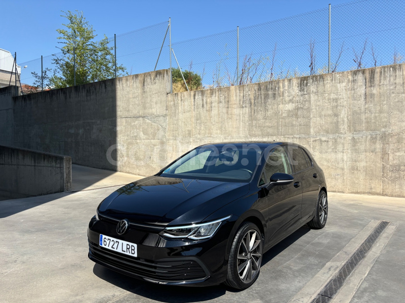 VOLKSWAGEN Golf Life 1.0 eTSI 81kW 110CV DSG 5p.