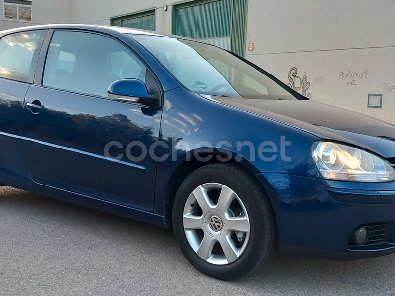 VOLKSWAGEN Golf 1.6 FSI Sportline 3p.