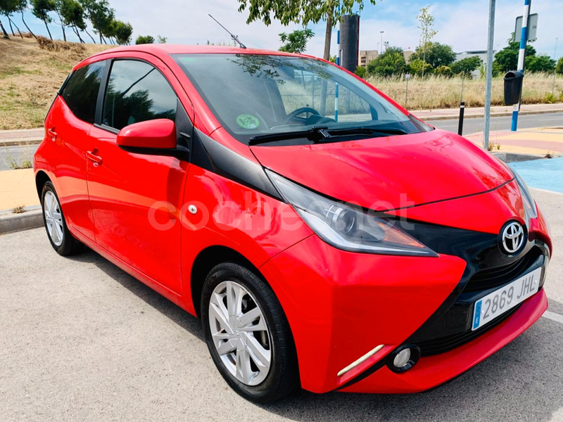 TOYOTA Aygo 1.0 70 xplay business