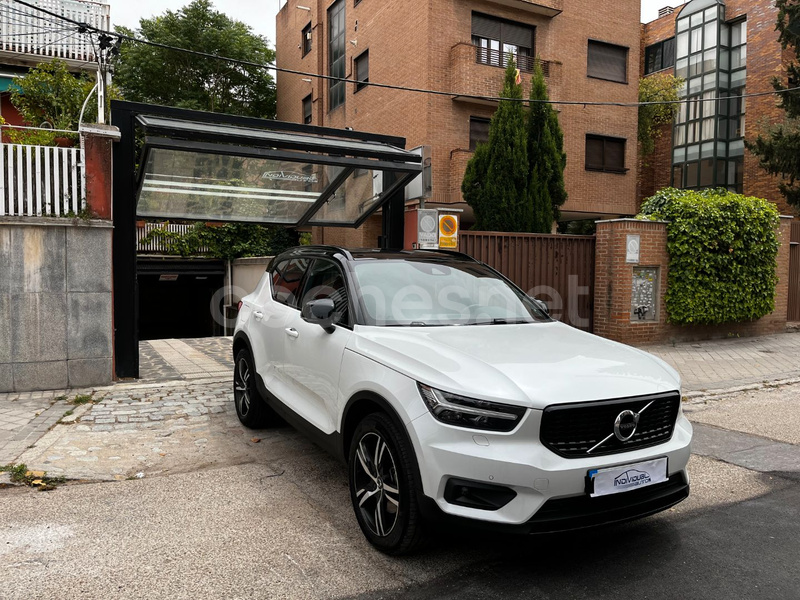 VOLVO XC40 2.0 T4 RDesign Auto