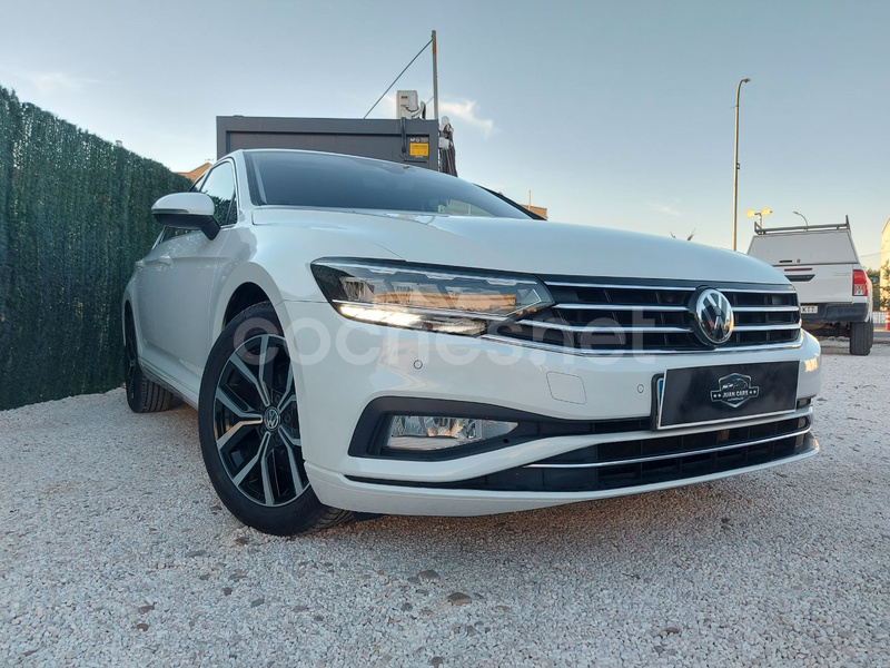 VOLKSWAGEN Passat Executive 2.0 TDI 110kW 150CV DSG 4p.