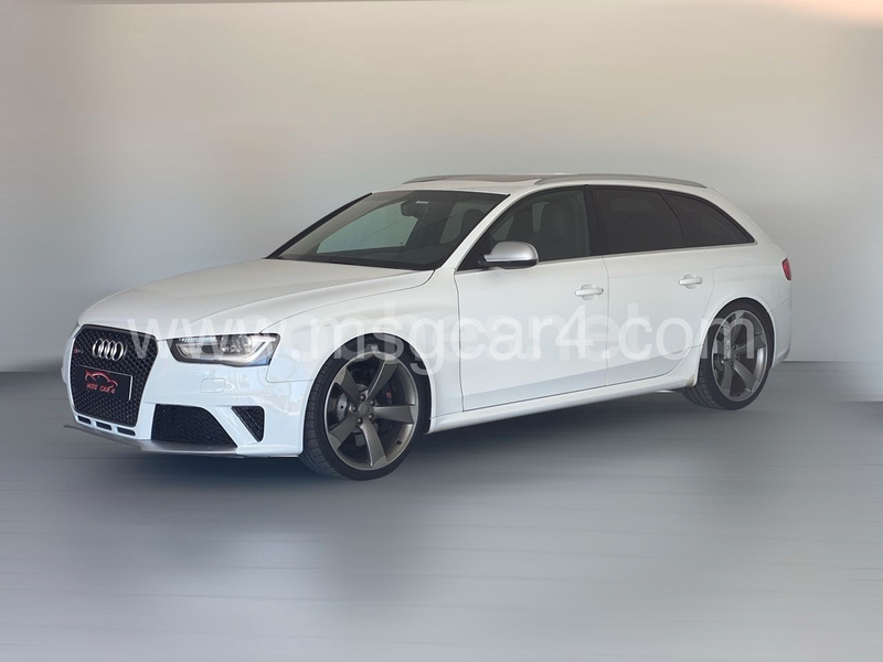 AUDI RS4 Avant 4.2 FSI quattro