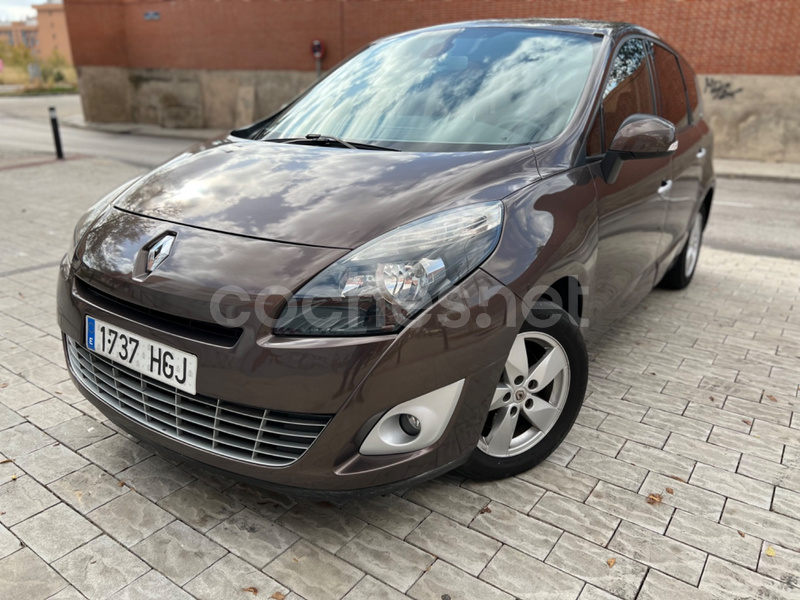 RENAULT Grand Scénic Dynamique dCi 110 auto EDC 7 plazas eco2