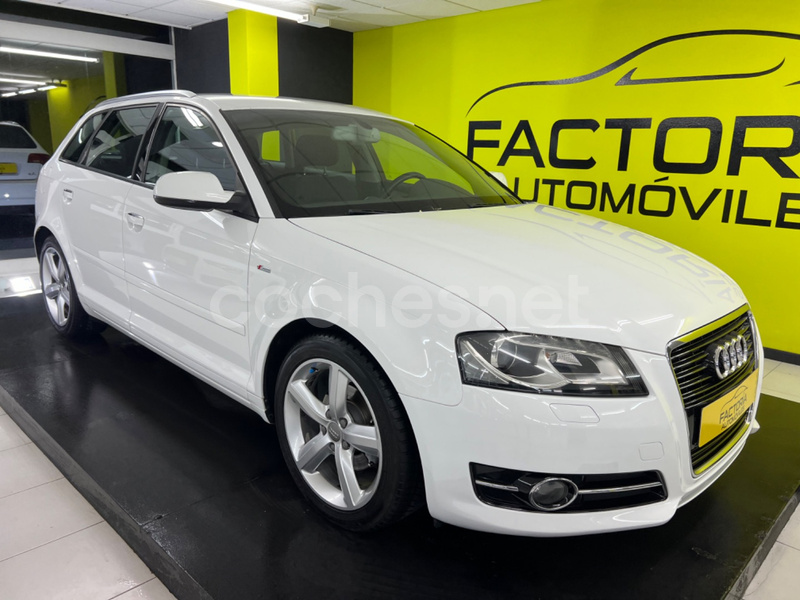 AUDI A3 Sportback 1.6 TDI 105 Stronic Attraction 5p.