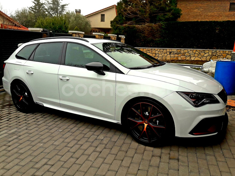 SEAT León ST 2.0 TSI 221kW 4Drive DSG SS Cupra R 5p.