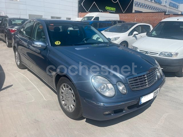 MERCEDES-BENZ Clase E E 350 4MATIC ELEGANCE AUTO 4p.