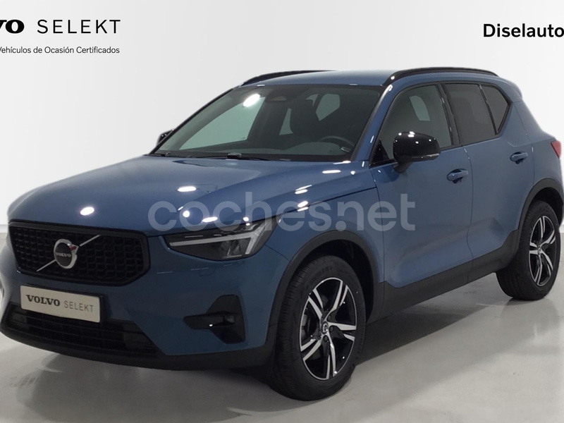 VOLVO XC40 2.0 B3 G Plus Dark Auto 5p.