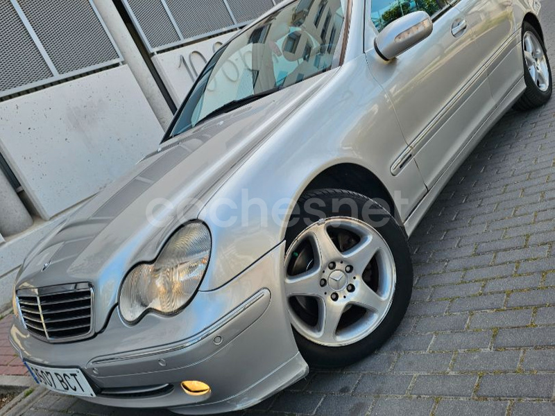 MERCEDES-BENZ Clase C C 180 AVANTGARDE 4p.