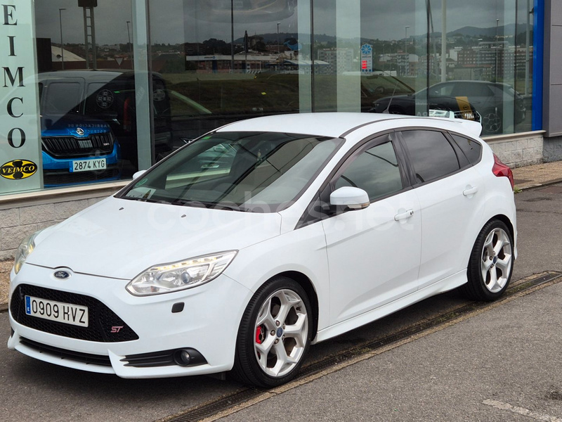 FORD Focus 2.0 EcoBoost 250 ST 5p.