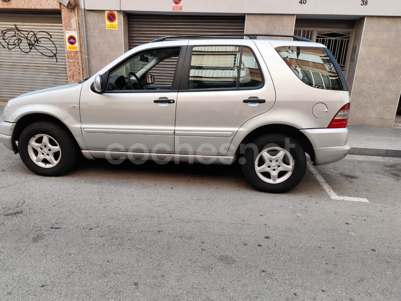 MERCEDES-BENZ Clase M ML 320 AUTO 5p.