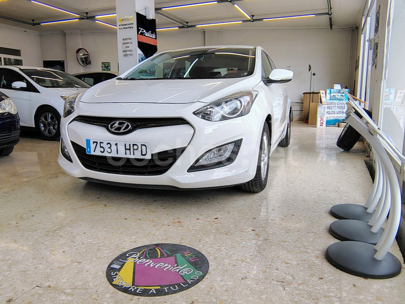 HYUNDAI i30 1.4 Essence 5p.