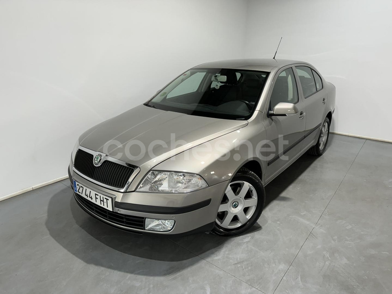 SKODA Octavia 2.0 FSI Elegance Tiptronic 5p.