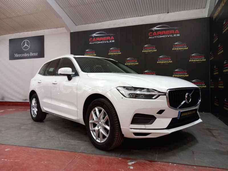 VOLVO XC60 2.0 D4 Momentum Auto 5p.