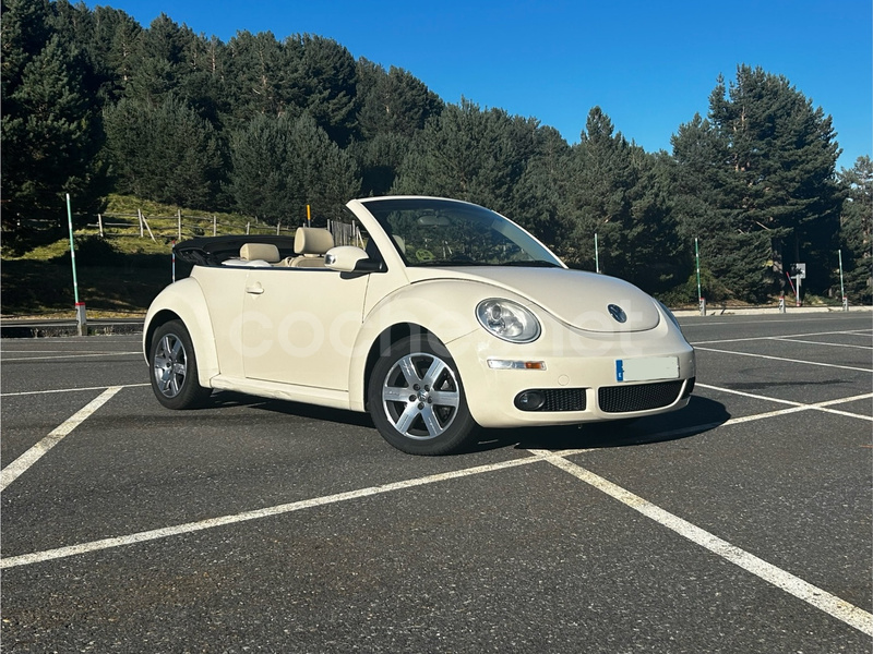 VOLKSWAGEN New Beetle 1.9 TDI 105cv Cabriolet 2p.