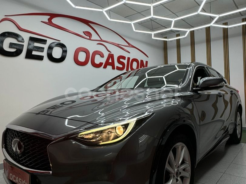 INFINITI Q30 1.6T 90kW 122CV PREMIUM 5p.