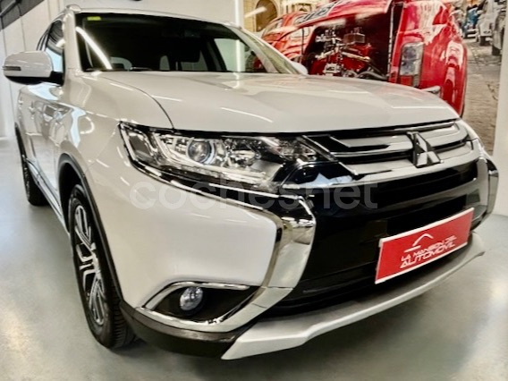 MITSUBISHI Outlander 220 DID Motion 2WD 5 Plazas 5p.