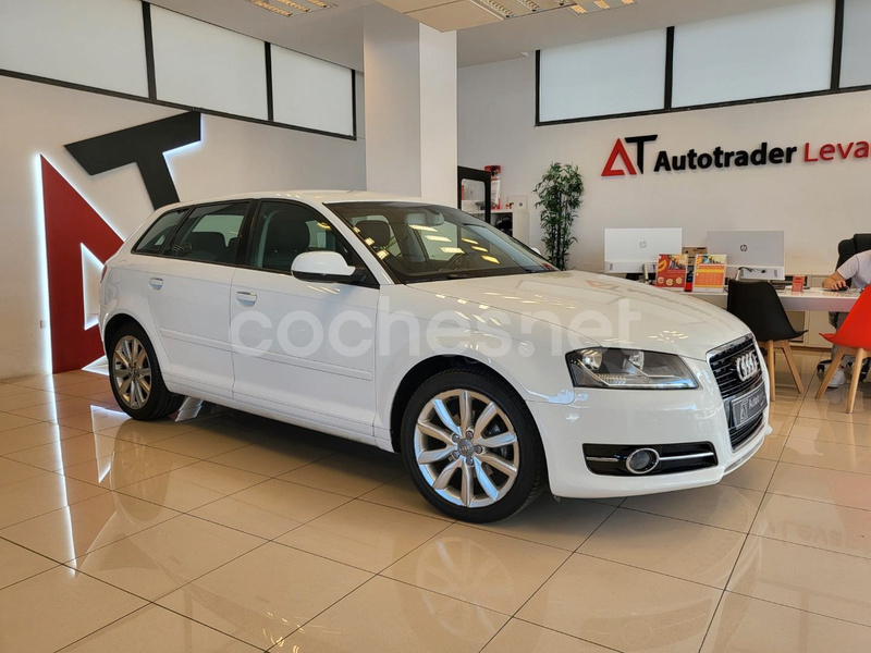 AUDI A3 Sportback 1.6 TDI 105cv Ambiente 5p.