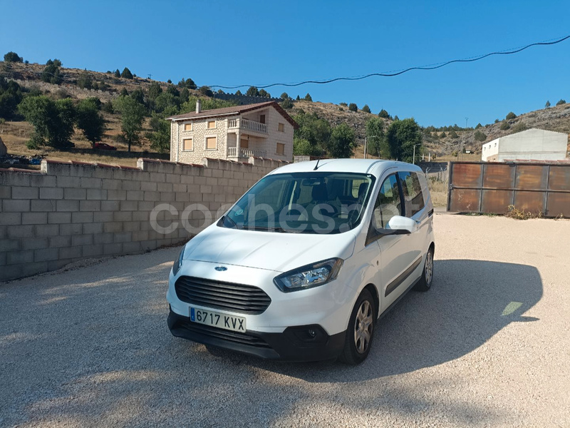 FORD Tourneo Courier 1.5 TDCi Ambiente