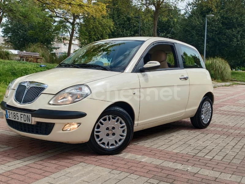 LANCIA Ypsilon 1.4 16v Platino 3p.