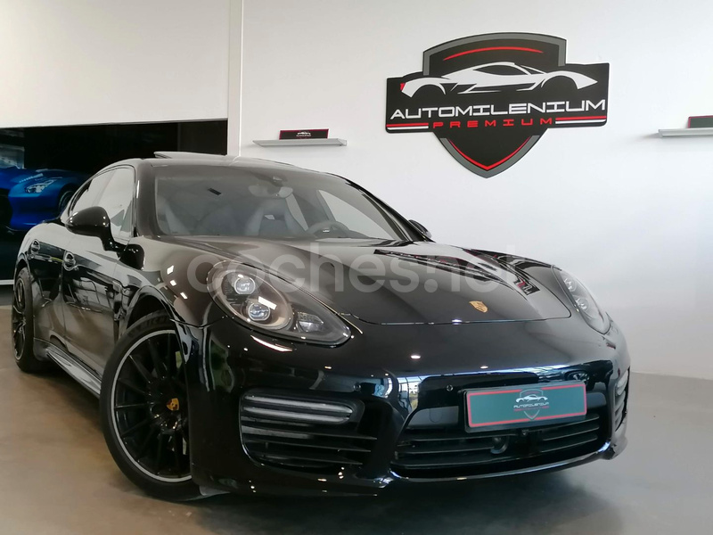 PORSCHE Panamera GTS 5p.