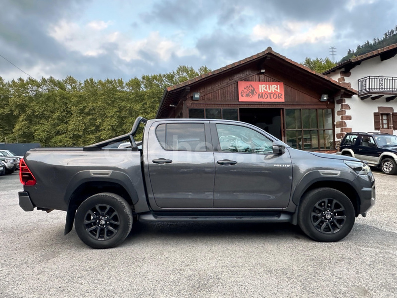 TOYOTA Hilux 2.8 D4D 150kW C. Doble Invincible AT 4p.