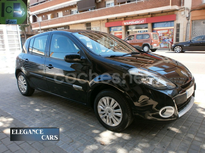 RENAULT Clio Yahoo 1.2 16v 75 5p 5p.