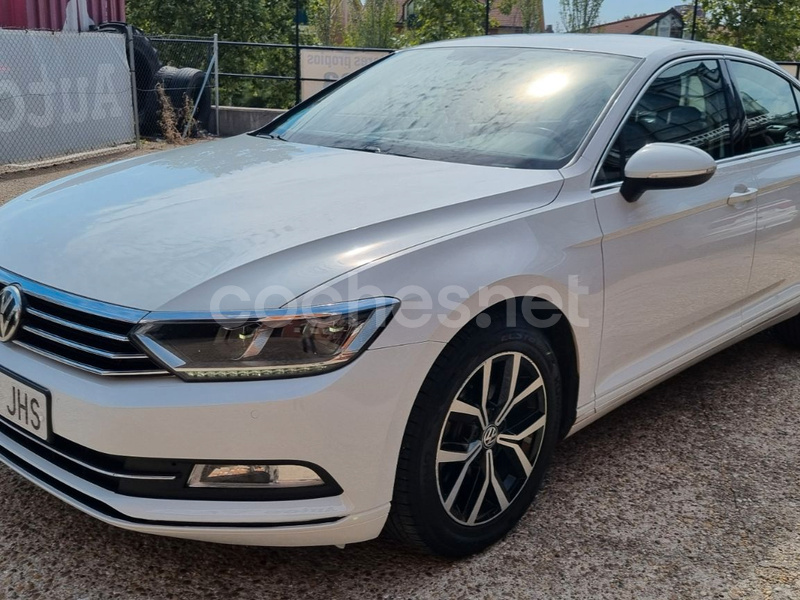 VOLKSWAGEN Passat BlueMotion 1.6 TDI 120CV 4p.