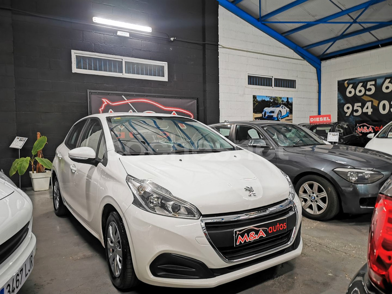 PEUGEOT 208 BlueHDi Active