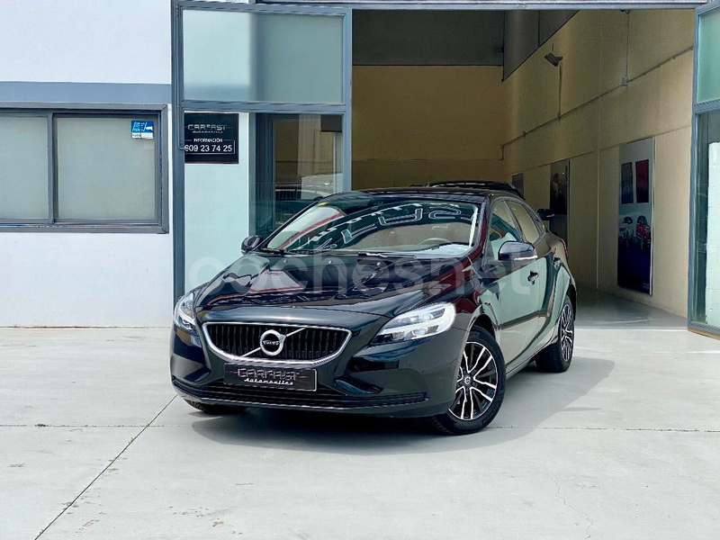 VOLVO V40 2.0 D2 Momentum