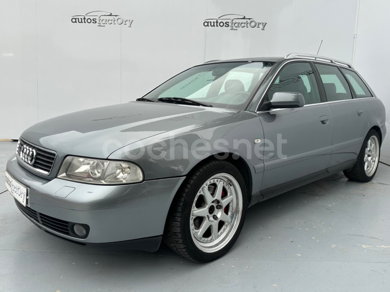 AUDI A4 2.5 TDI AVANT QUATTRO 5p.