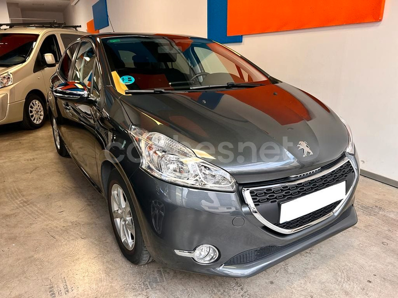 PEUGEOT 208 STYLE 1.2L PureTech 82