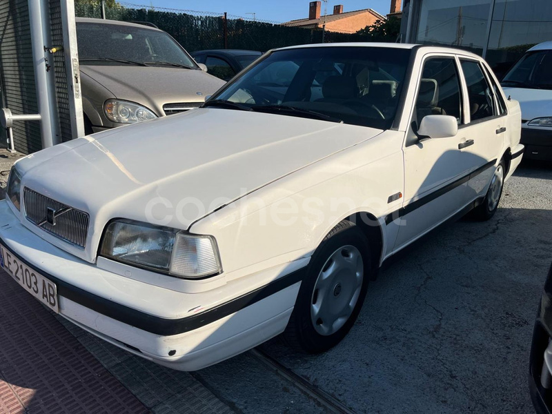 VOLVO 460 1.6 4p.