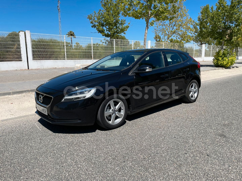 VOLVO V40 2.0 D2