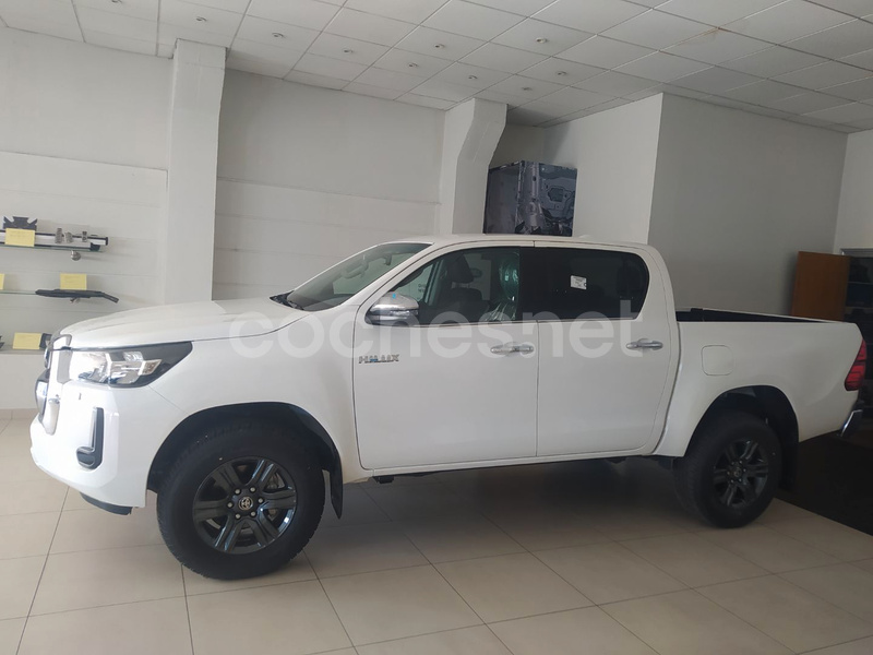 TOYOTA Hilux 2.4 D4D Cabina Doble GX Plus 4p.