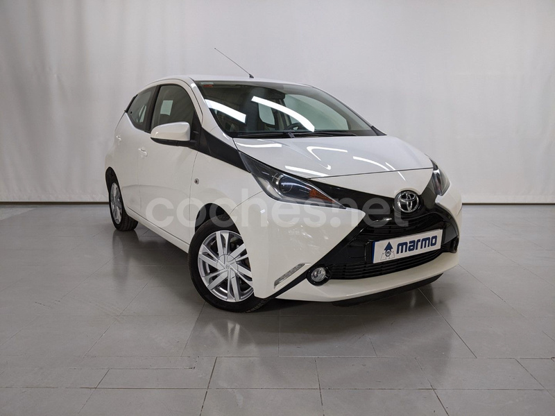 TOYOTA Aygo 1.0 70 xplay 5p.