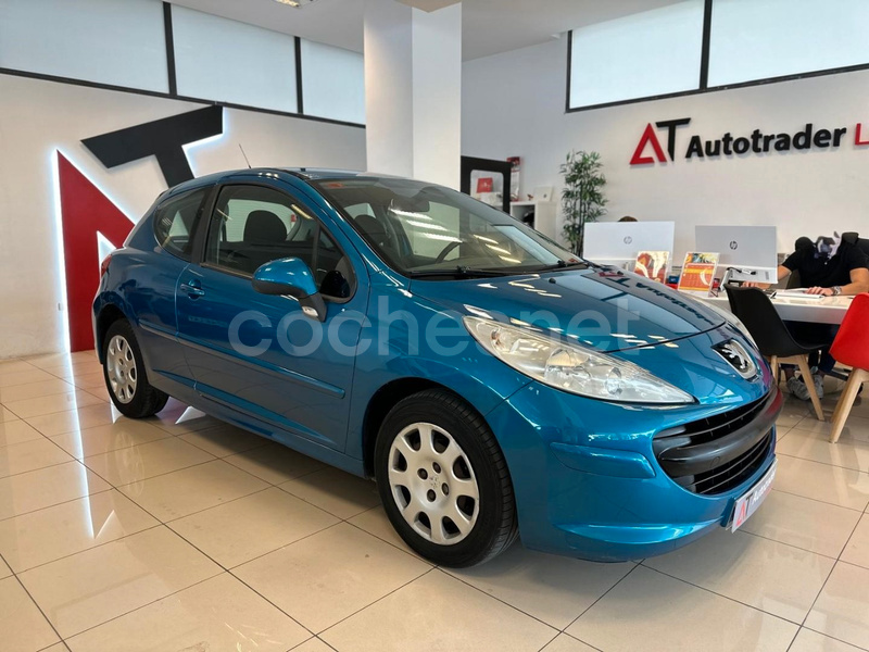 PEUGEOT 207 Confort 1.4 75