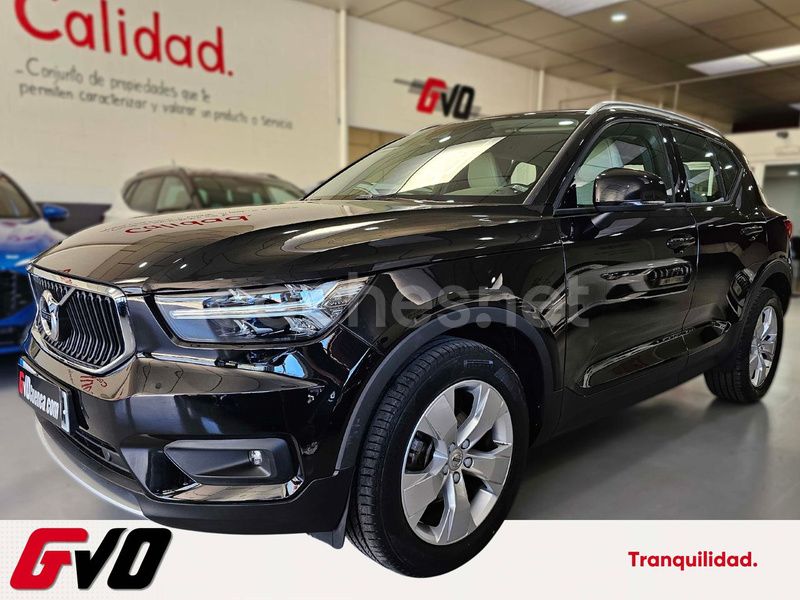 VOLVO XC40 2.0 D3 AWD Momentum Auto 5p.