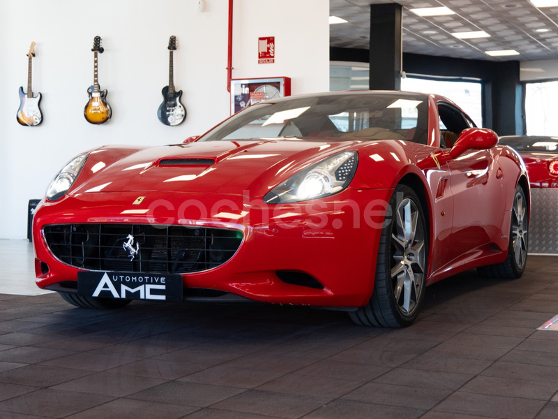 FERRARI California 4.3 V8 4 plazas 2p.