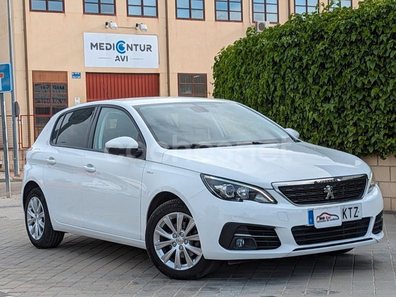 PEUGEOT 308 5p Style BlueHDi 130 SS 6 Vel. MAN 5p.