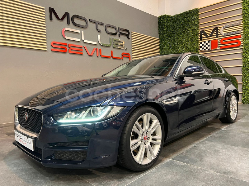 JAGUAR XE 2.0 Diesel 132kW Pure Auto AWD 4p.