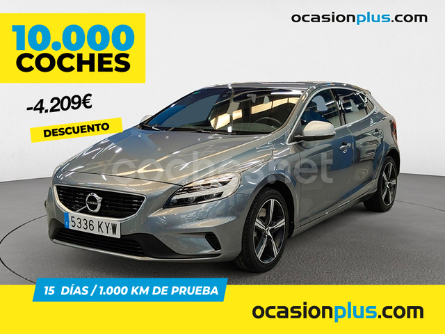 VOLVO V40 2.0 T3 RDesign Momentum Auto