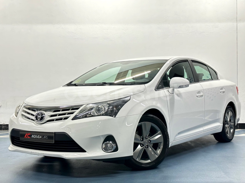 TOYOTA Avensis 120D Advance 4p.