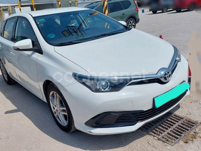 TOYOTA Auris 1.4 90D Feel 5p.