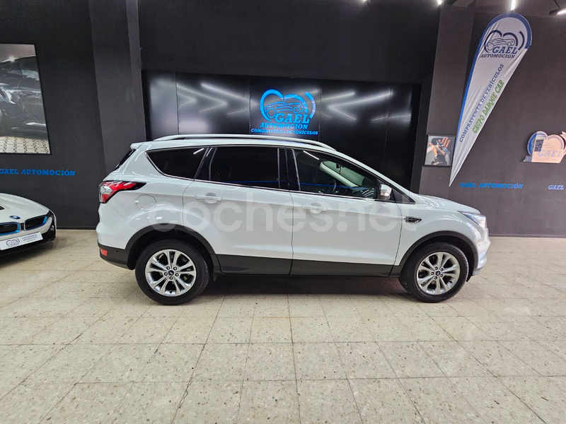 FORD Kuga 2.0 TDCi 110kW 4x2 ASS Titanium 5p.