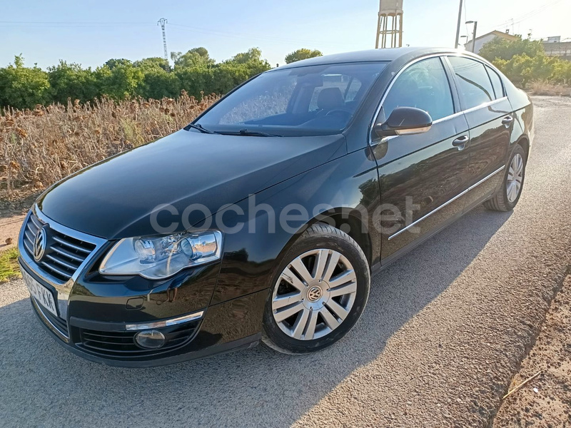 VOLKSWAGEN Passat 2.0 FSI Advance Tiptronic 4p.