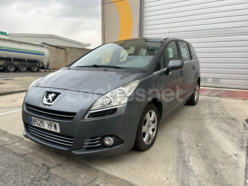 PEUGEOT 5008 Access 1.6 HDI 110 FAP 5p.